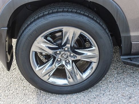 Used 2019 Toyota Highlander Limited Platinum image 12