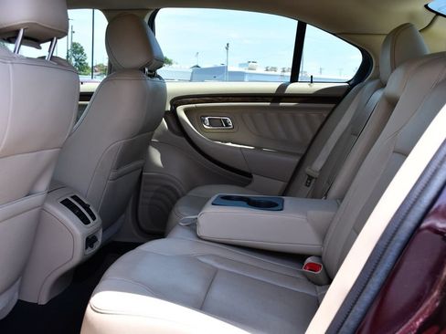Used 2019 Ford Taurus Limited FWD image 17