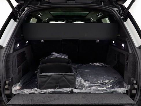 New 2025 Land Rover Range Rover Long Wheelbase Autobiography image 21