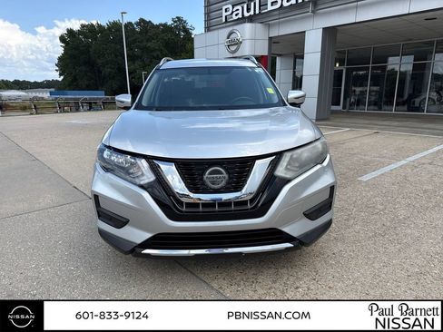 Used 2018 Nissan Rogue SV FWD image 13