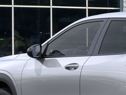 New 2026 Chevrolet Trax RS image 12