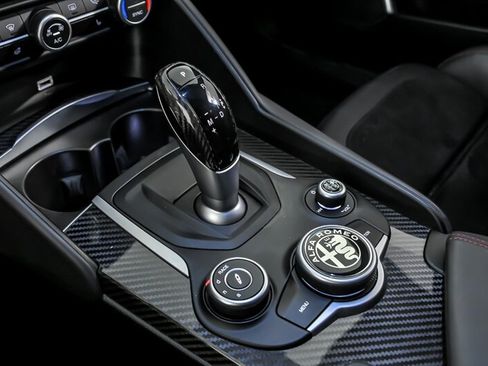 Used 2019 Alfa Romeo Giulia Quadrifoglio RWD image 29