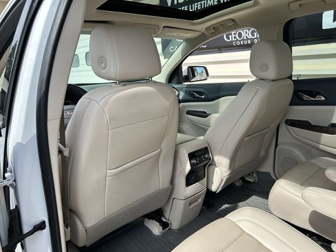 Used 2021 GMC Acadia Denali w/ Denali Ultimate Package AWD/4WD image 12