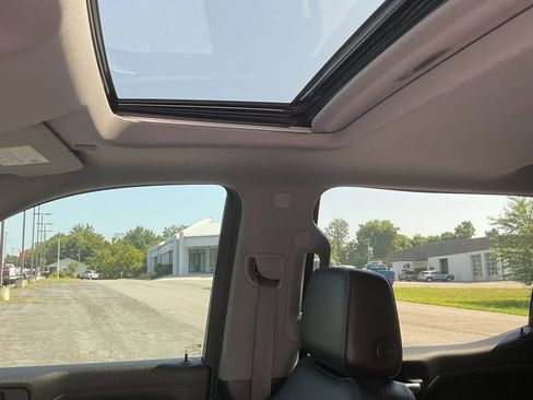 Used 2019 Chevrolet Silverado 1500 LTZ w/ LTZ Premium Package AWD/4WD image 32