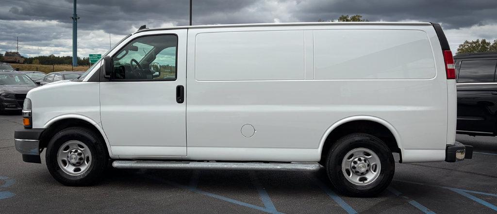 Used 2019 Chevrolet Express 2500 w/ Driver Convenience Package RWD image 16