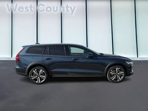 New 2026 Volvo V60 B5 Cross Country Plus w/ Climate Package image 2