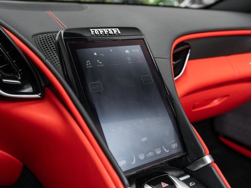 Used 2024 Ferrari Roma Spider image 45