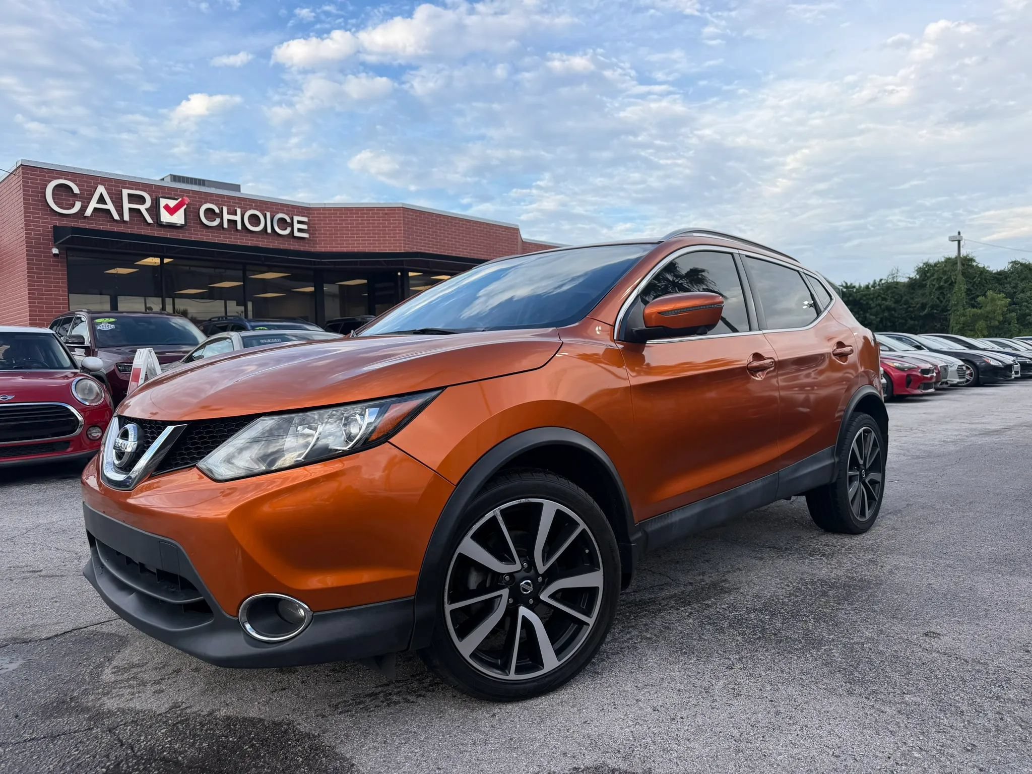 Used 2017 Nissan Rogue Sport SL AWD/4WD image 1