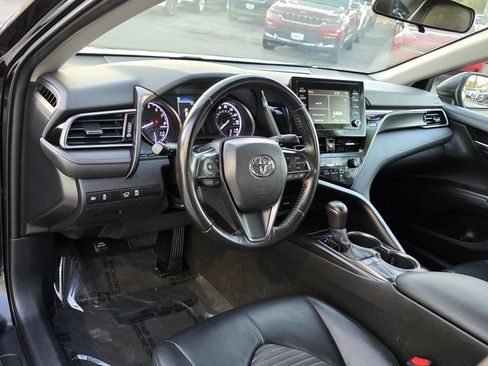 Used 2022 Toyota Camry SE image 10