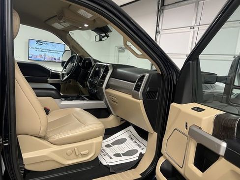 Used 2021 Ford F250 Lariat w/ Lariat Ultimate Package image 54