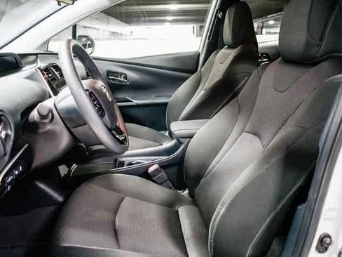 Certified 2021 Toyota Prius L Eco image 16