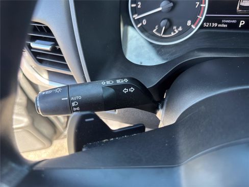 Used 2023 Nissan Rogue S FWD image 19