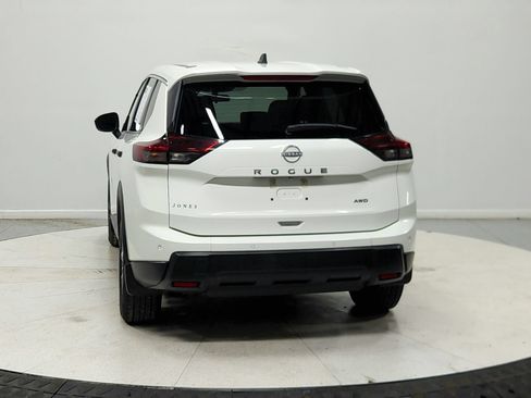 Used 2024 Nissan Rogue S AWD/4WD image 7