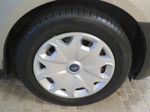 Used 2016 Ford Transit Connect XL image 10