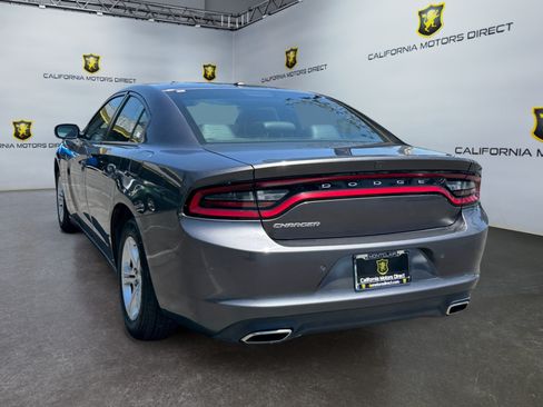 Used 2021 Dodge Charger SXT w/ Leather Interior Group RWD image 3
