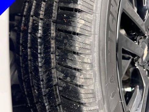 Certified 2024 Chevrolet Suburban High Country w/ Advanced Technology Package AWD/4WD image 18