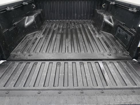 Used 2021 Toyota Tacoma SR5 w/ SR5 Appearance Package (SM) RWD image 23