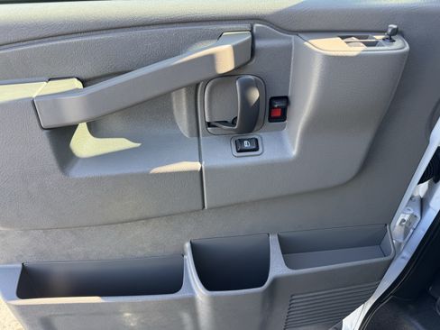 Used 2025 Chevrolet Express 3500 LT w/ LT Preferred Equipment Group RWD image 10