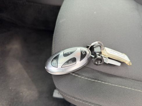 Used 2025 Hyundai Kona SEL image 22