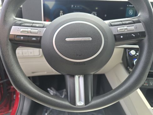 Used 2025 Hyundai Tucson SEL FWD image 37