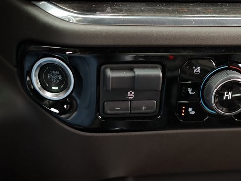 Used 2024 Chevrolet Silverado 1500 LTZ image 20