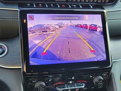 New 2025 Jeep Grand Cherokee Limited w/ Trailer Tow Package image 16