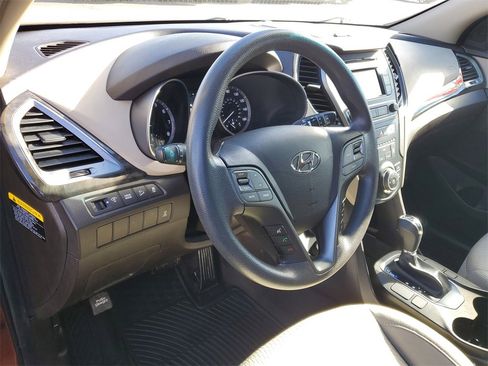Used 2017 Hyundai Santa Fe Sport image 7