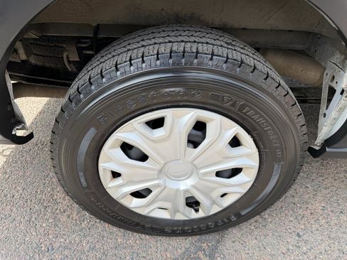 Used 2023 Ford Transit 350 XLT image 31