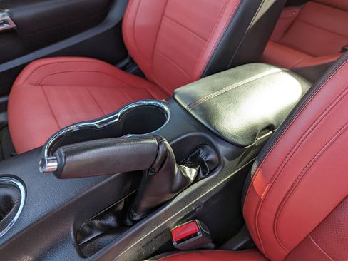 Used 2017 Ford Mustang GT Premium image 27