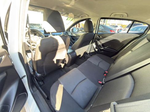 Used 2017 MAZDA MAZDA3 Sport image 22