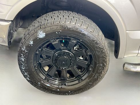 Used 2020 Ford F150 Lariat RWD image 13