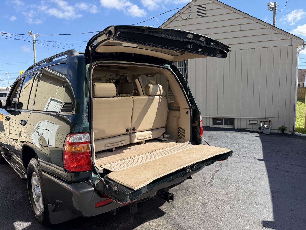 Used 1999 Toyota Land Cruiser w/ Leather Trim Pkg AWD/4WD image 16