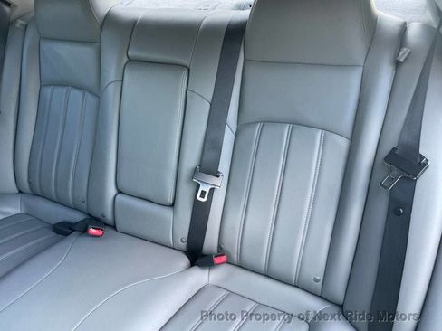 Used 2006 Chrysler 300 C w/ Navigation & Sound Group II RWD image 13