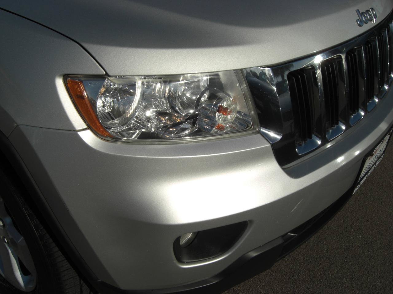 Used 2011 Jeep Grand Cherokee Laredo AWD/4WD image 19