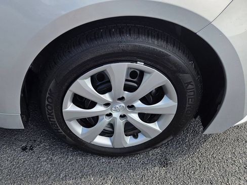 Used 2025 Toyota Corolla LE FWD image 16
