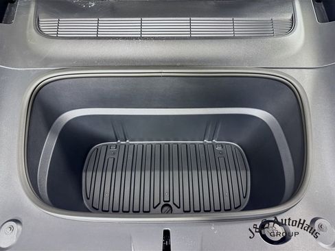 Used 2026 Tesla Model Y Performance image 36