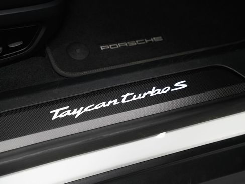 Used 2020 Porsche Taycan Turbo S AWD/4WD image 33