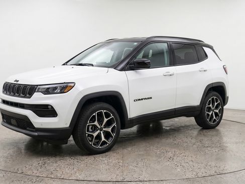 Used 2025 Jeep Compass Limited AWD/4WD image 3