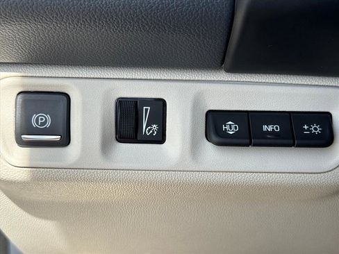 Used 2023 GMC Acadia Denali AWD/4WD image 21