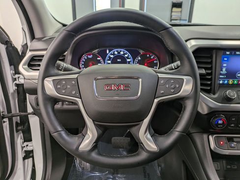 Used 2023 GMC Acadia SLT w/ Technology Package image 19