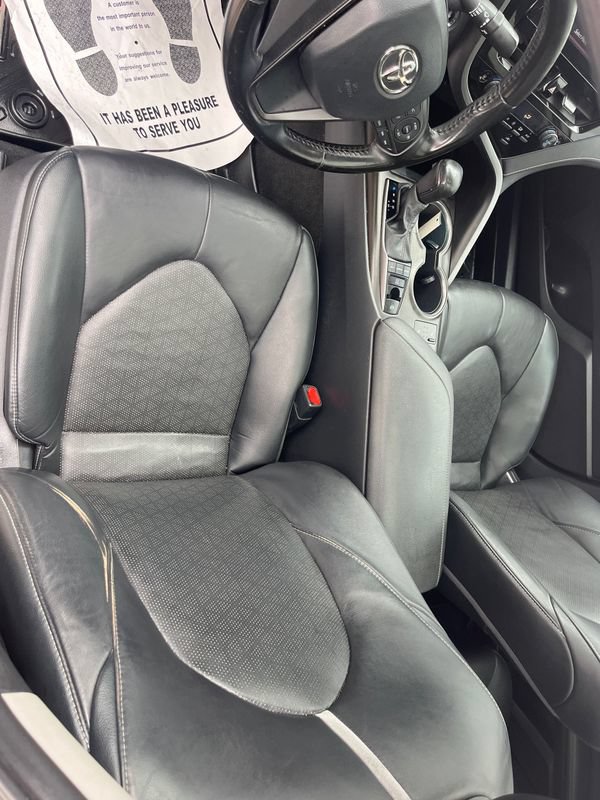 Used 2021 Toyota Camry XSE FWD image 11