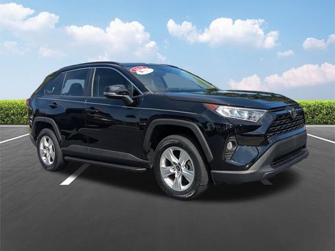 Certified 2021 Toyota RAV4 XLE w/ Convenience Package FWD image 2