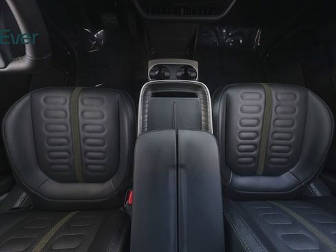 Used 2026 Rivian R1S Adventure AWD/4WD image 28