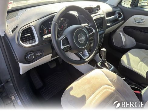 Used 2020 Jeep Renegade Latitude FWD image 13