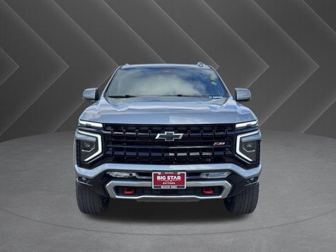 Used 2025 Chevrolet Suburban Z71 image 3