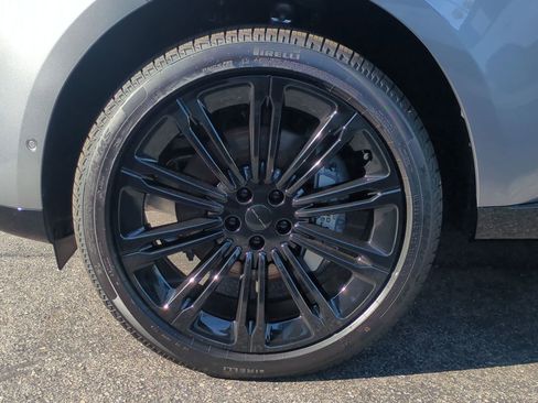 New 2026 Land Rover Range Rover SE image 9