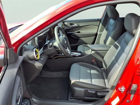 New 2026 Chevrolet Trax LT w/ Sunroof Package image 16