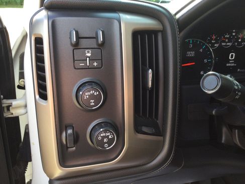 Used 2017 GMC Sierra 1500 Denali AWD/4WD image 12