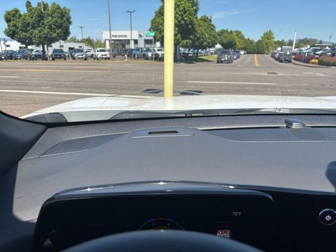 Used 2025 Chevrolet Equinox LT FWD image 34