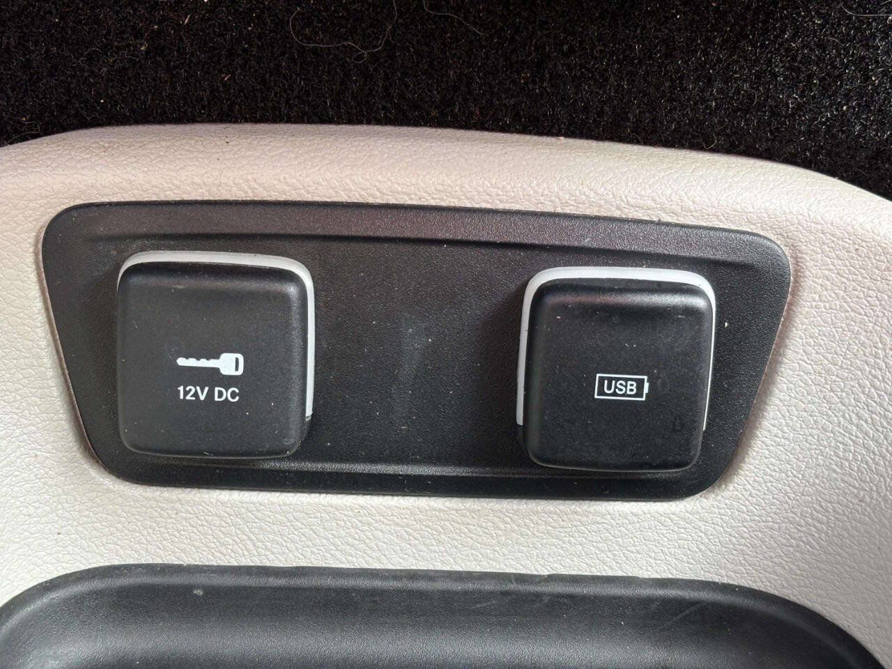 Used 2019 Chrysler Pacifica Touring-L Plus w/ Advanced Safetytec Group FWD image 37